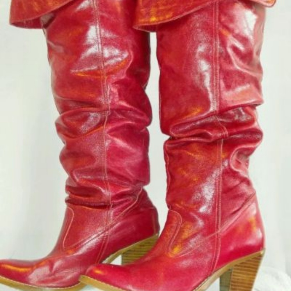 ISO Jeffrey campbell fame boots except brown